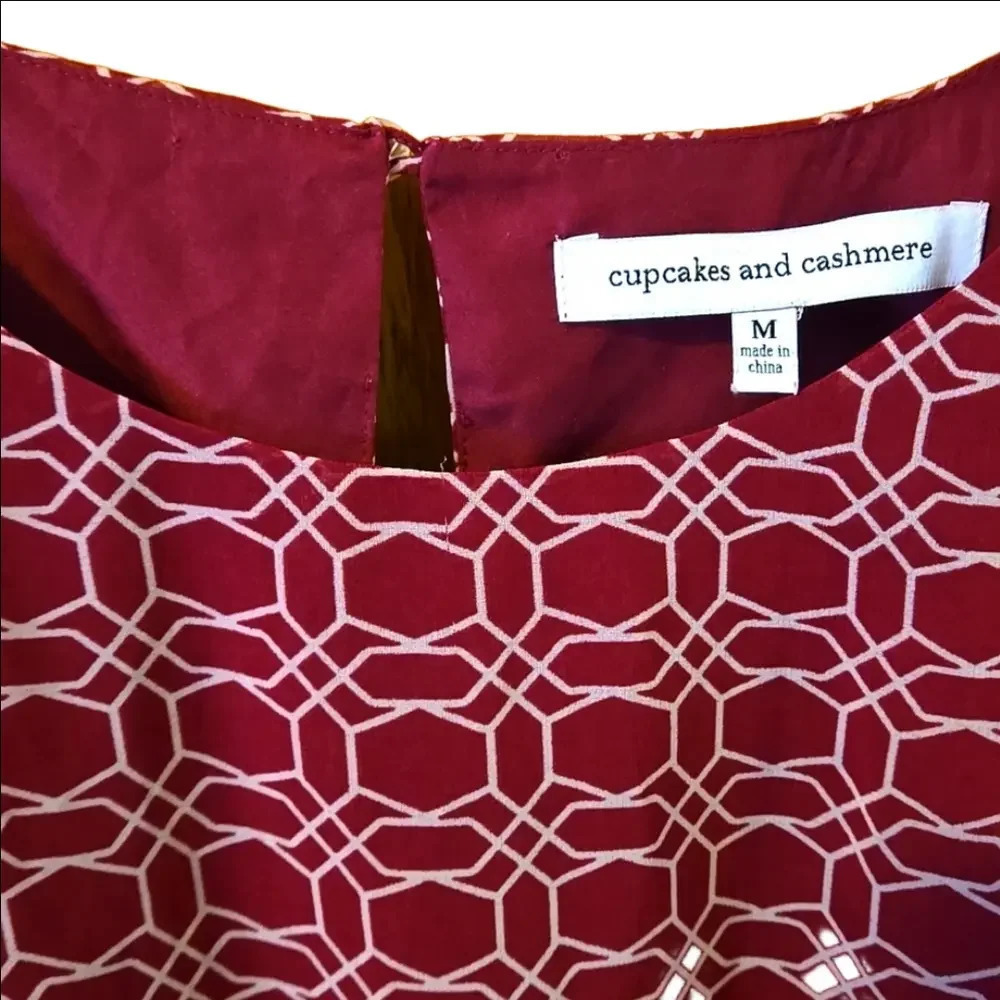 Cupcakes & Cashmere Women M Cold Shoulder Romper Dress Burgundy Geometric - Picture 6 of 11